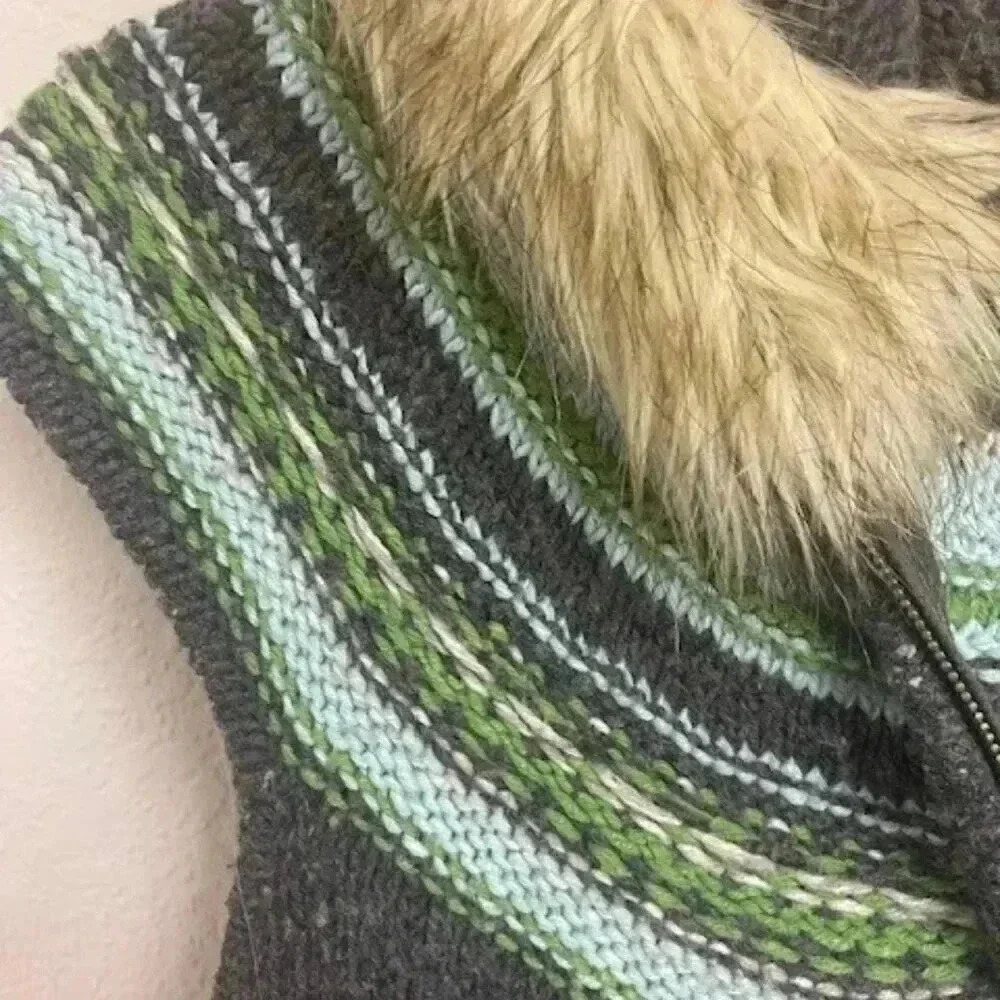 Vintage 90's Old Navy Lambswool Blend Knit Fur Trim Hood Cap Sleeve Seater Vest - Picture 4 of 8